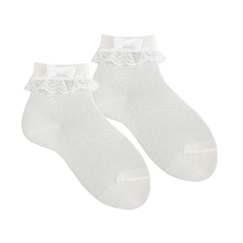 CALCETINES CEREMONIA CORTOS CON PUNTILLA, LAZO Y PERLITAS 202 NATA