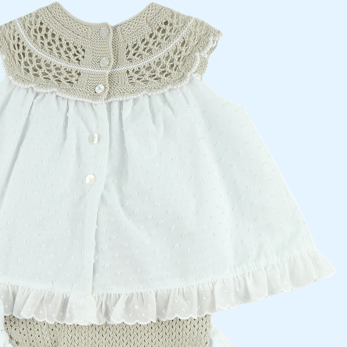 CONJUNTO VESTIDO Y CUBREPAÑAL EN PUNTO CON CAPOTA JUNO