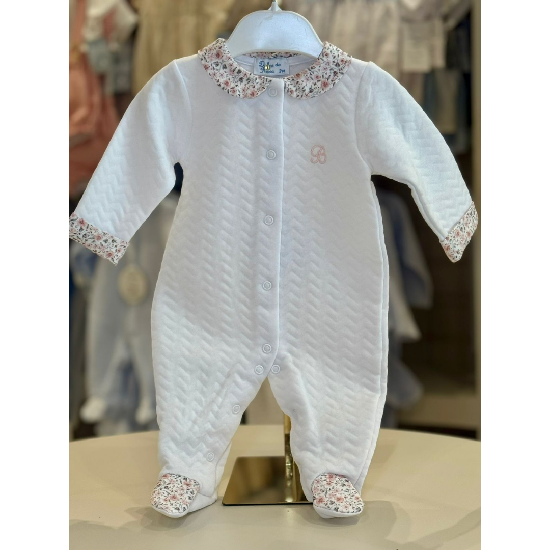 PIJAMA PRIMERA PUESTA BLANCA FLORES