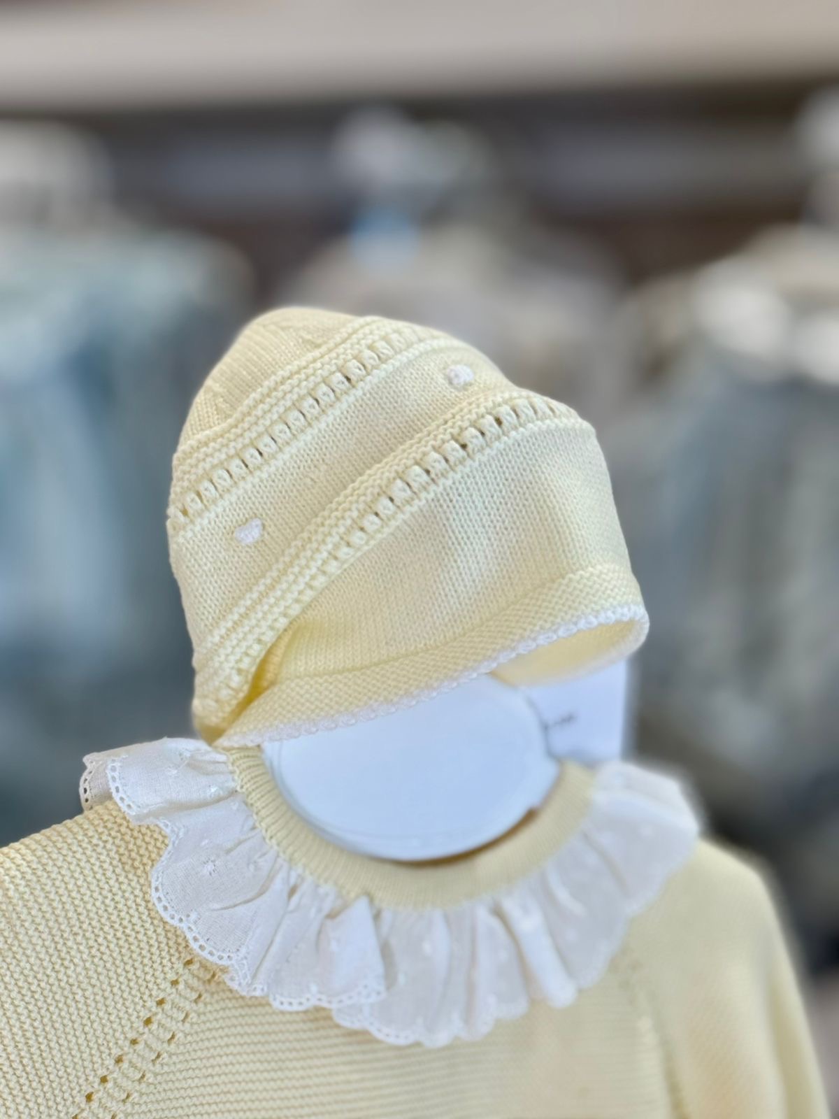 CONJUNTO CON CAPOTA PUNTO NIÑA WINNIPEG AMARILLO