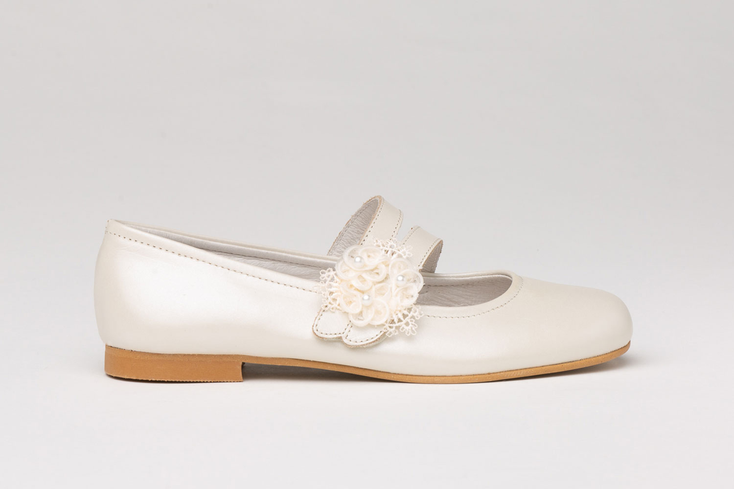 ZAPATO COMUNION NIÑA PIEL NACAR BEIGE