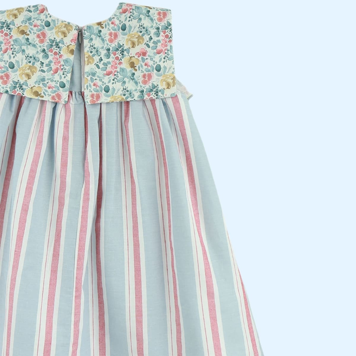 Vestido Azul en Flor