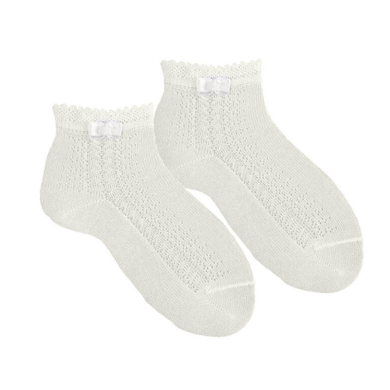 CALCETINES CEREMONIA CORTOS CON CALADO LATERAL Y LACITO 202 NATA