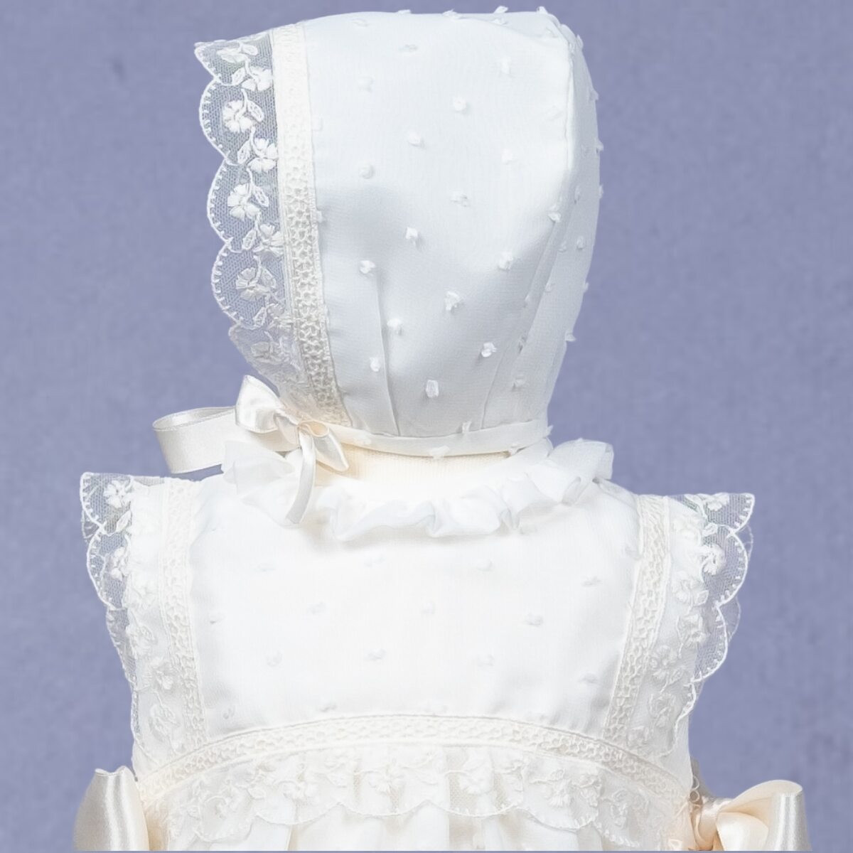 PELELE PLUMETI DE ORGANZA CON CAPOTA Beige